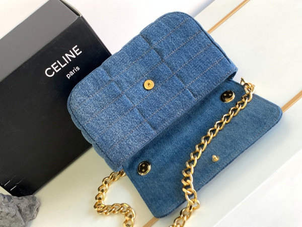 ce**e chain shoulder bag matelasse monoCh*0me