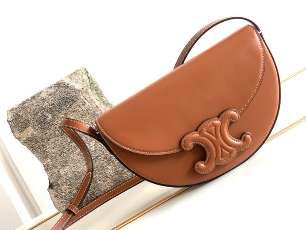 Ce**e besace cuir triomphe