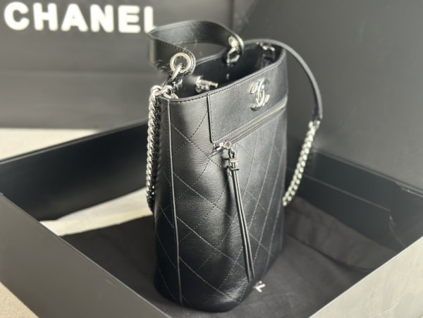 CL BUCKET BAG