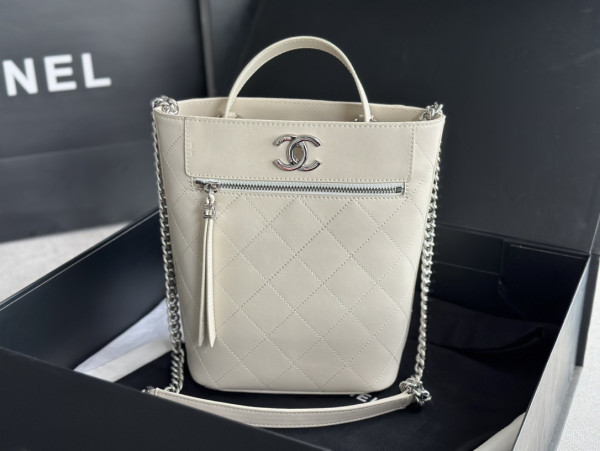 CL BUCKET BAG