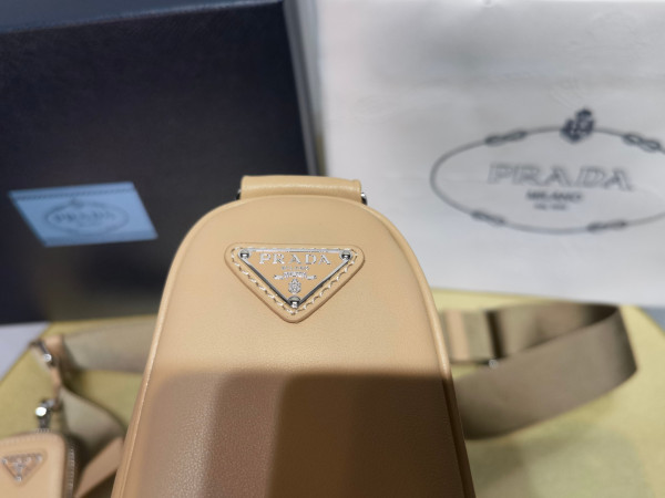 Pra*a triangle bag