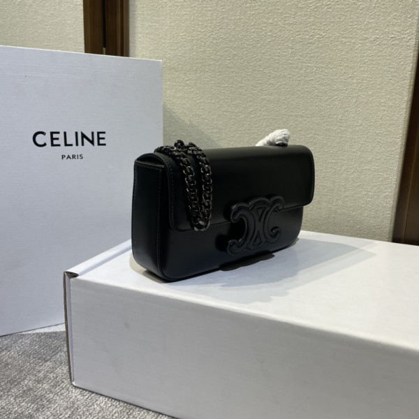 Ce**e chain shoulder bag triomphe
