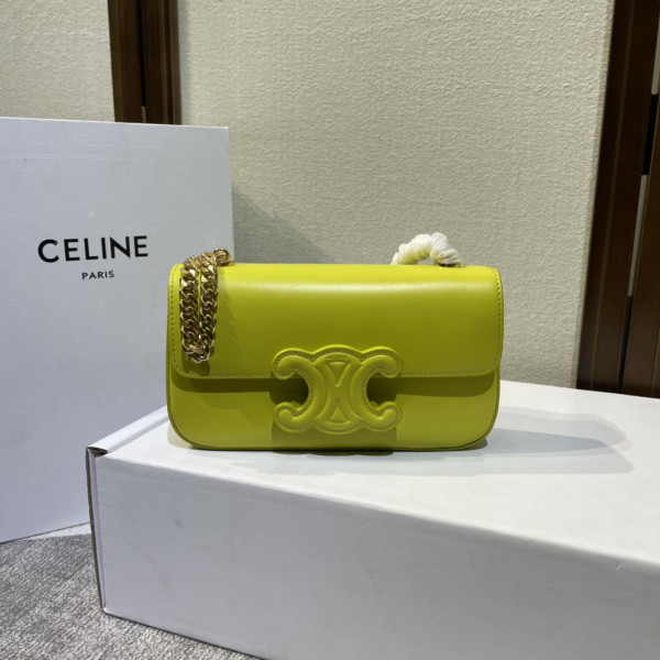 Ce**e chain shoulder bag triomphe