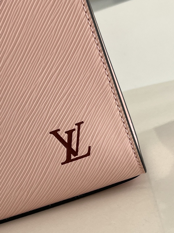 l**is V*t*n petit sac plat