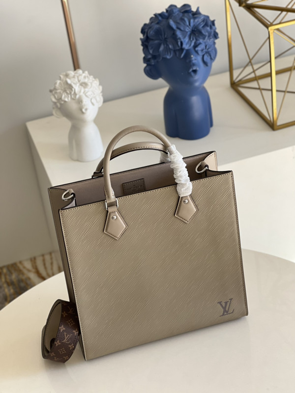 l**is V*t*n petit sac plat