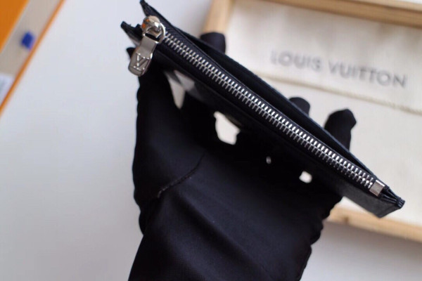 l**is V*t*n coin card holder