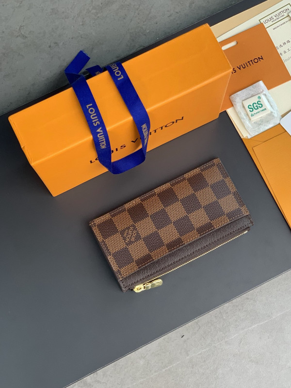 l**is V*t*n coin card holder