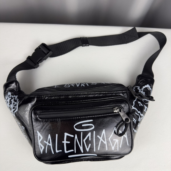 Ba*len*cia*ga everyday beltpack