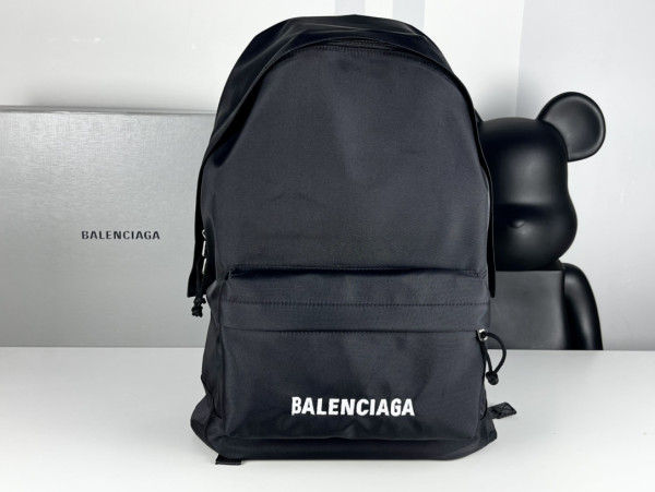 Ba*len*cia*ga backpack