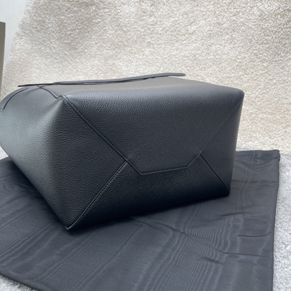 Ce**e small cabas phantom in soft grained calfskin