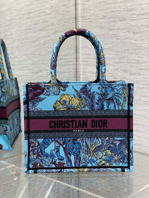 small D*or book tote