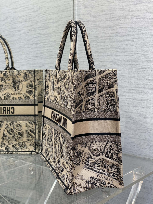 large D*or book tote