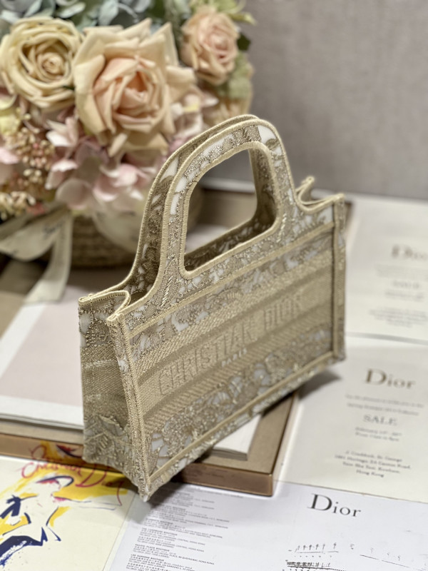 D*or book tote mini