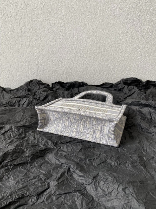 D*or book tote mini