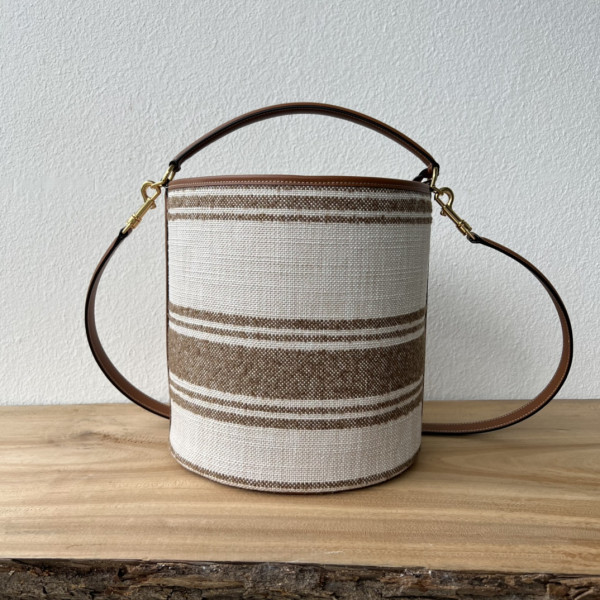 Ce**e bucket 16