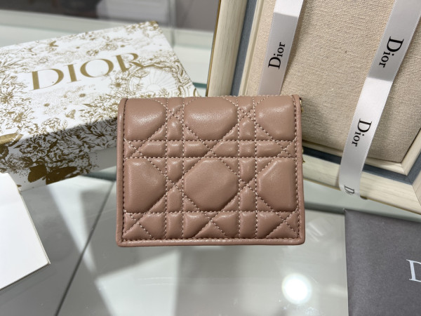 D*or wallet