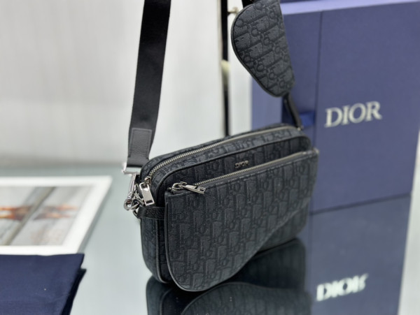 D*or saddle triple pouch
