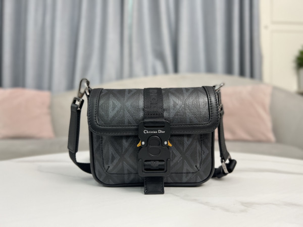 D*or mini hit the road bag with strap