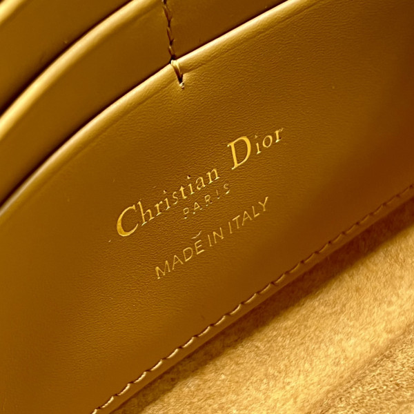 D*or bobby east-west pouch with chain