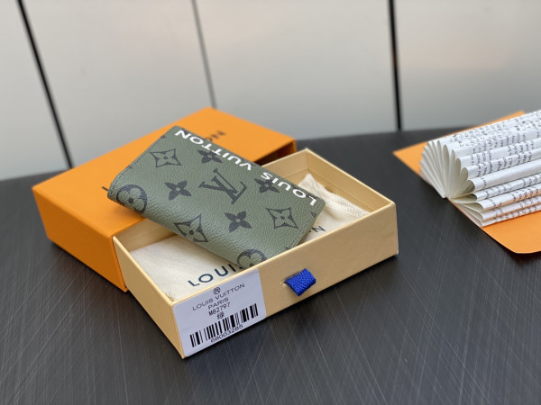 l**is V*t*n pocket organizer