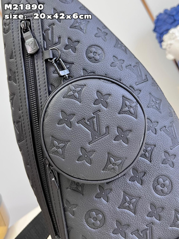 l**is V*t*n duo slingbag