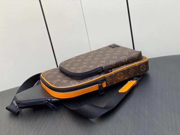 l**is V*t*n avenue slingbag