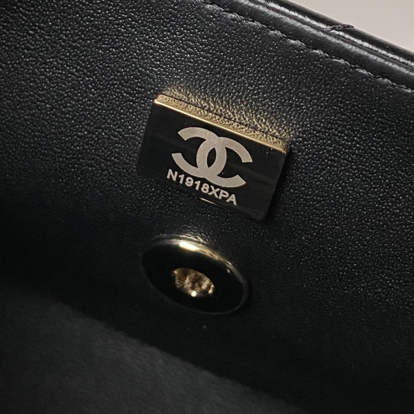 CL SMALL BOX BAG