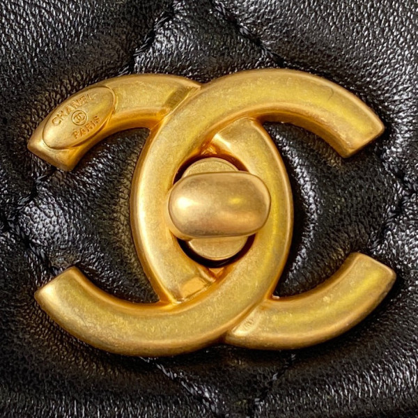 CL SMALL FLAP BAG