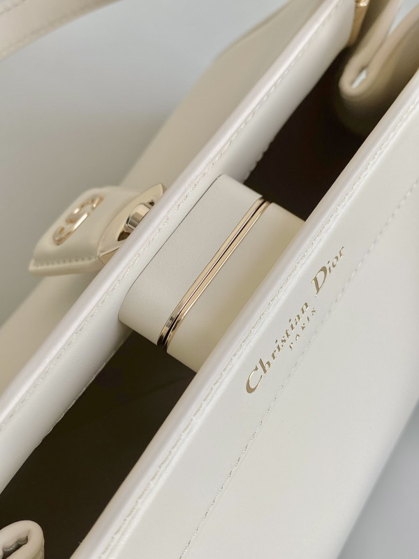D*or key bag