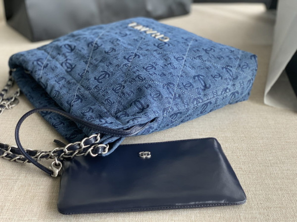 CL 22 SMALL HANDBAG