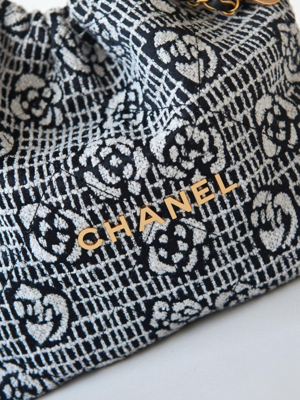 CL 22 HANDBAG