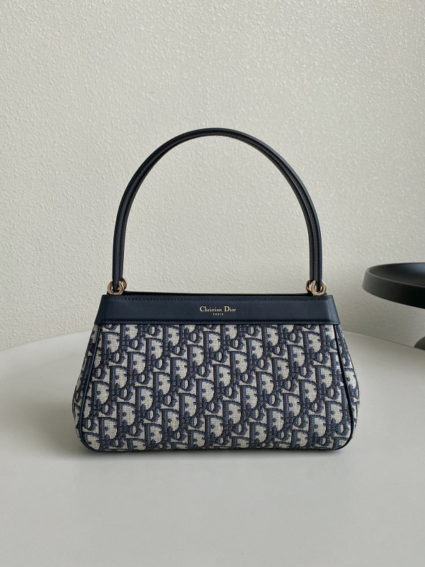 D*or key bag