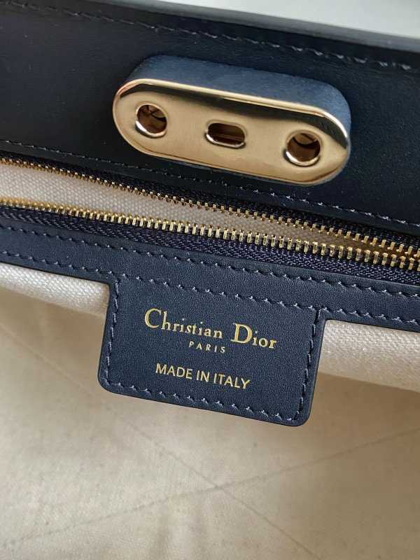 D*or key bag