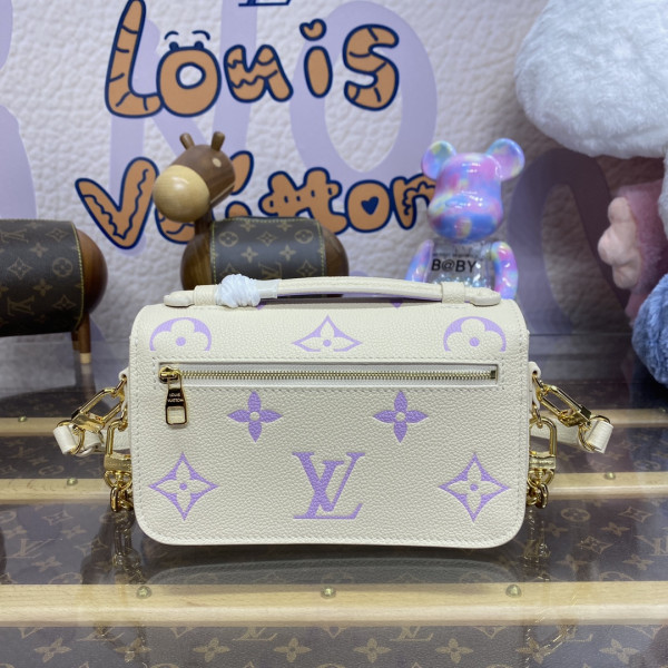 l**is V*t*n pochette metis east west