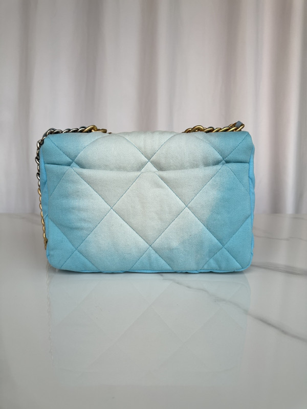 CL 19 LARGE HANDBAG