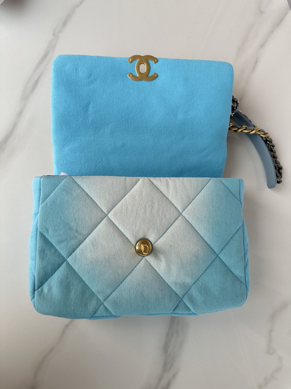 CL 19 LARGE HANDBAG