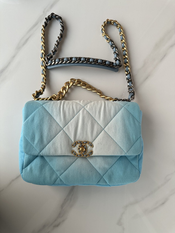 CL 19 LARGE HANDBAG