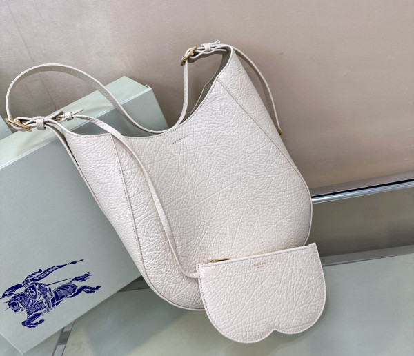 B**rry medium chess shoulder bag