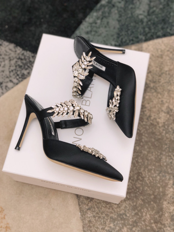 MANOLO BLAHNNIK SANDALS