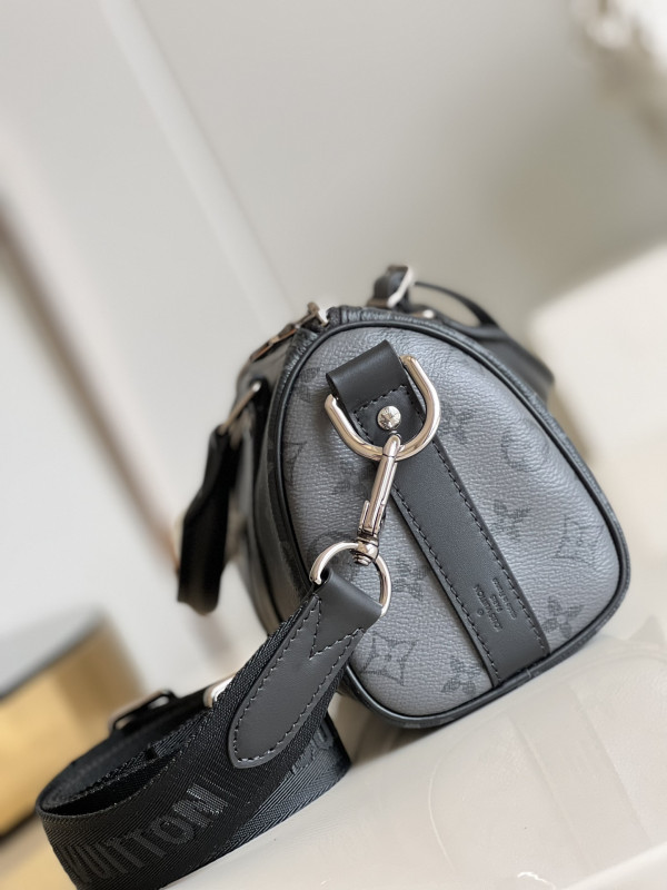 l**is V*t*n speedy p9 bandoulière 25