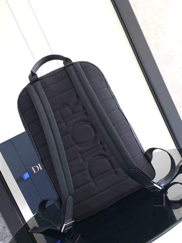 D*or safari backpack