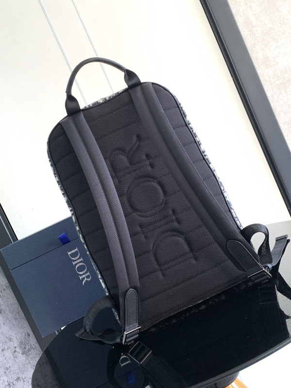 D*or safari backpack