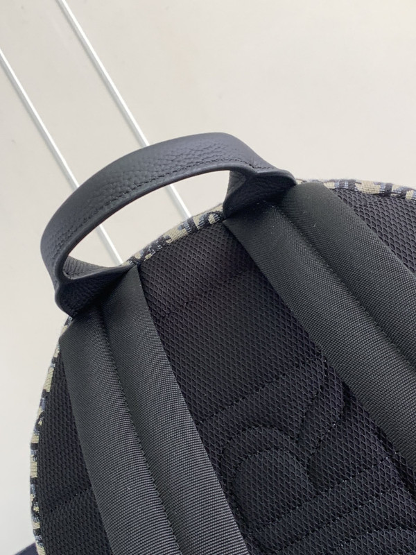 D*or 8 backpack