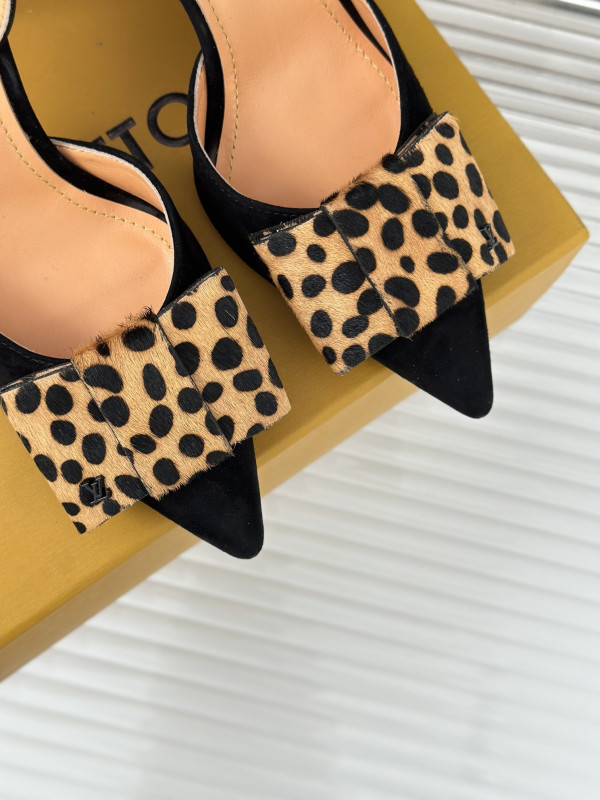 l**is V*t*n heels