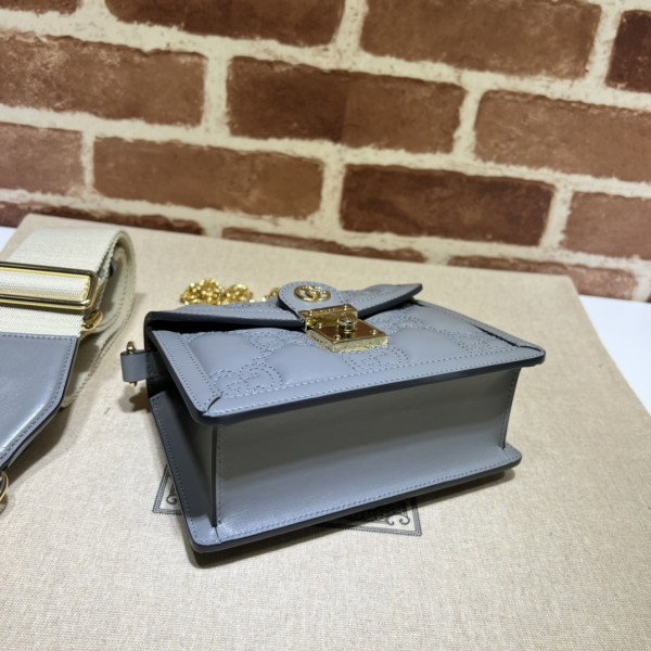 G*u*i gg matelassÉ small top handle bag