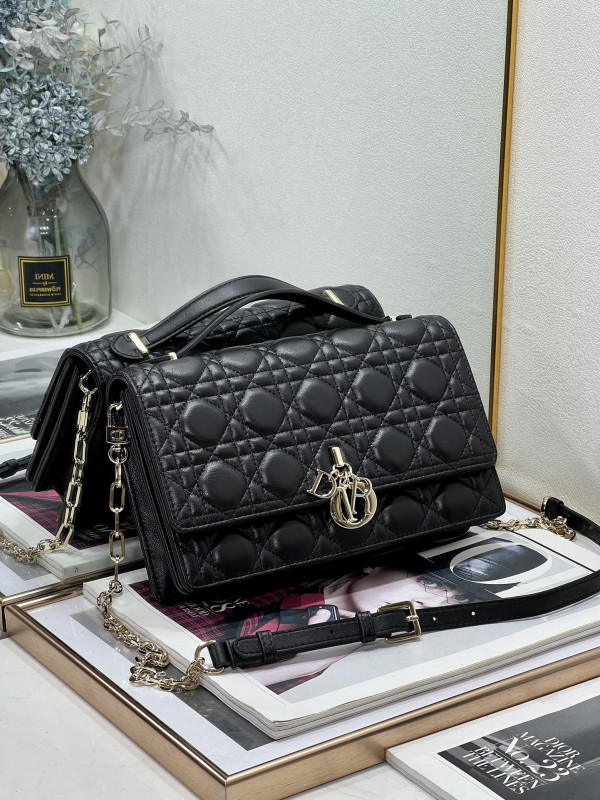 lady D*or-24*14*7.5cm