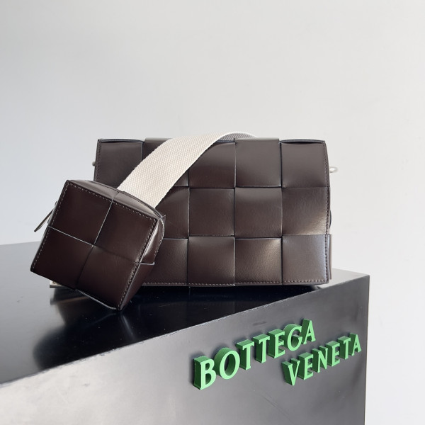 Bo*te*ga ve*ne*ta cassette-26*16*6.5cm
