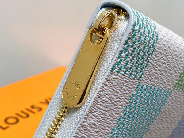 l**is V*t*n zippy wallet-19.5*10.5*2.5 cm