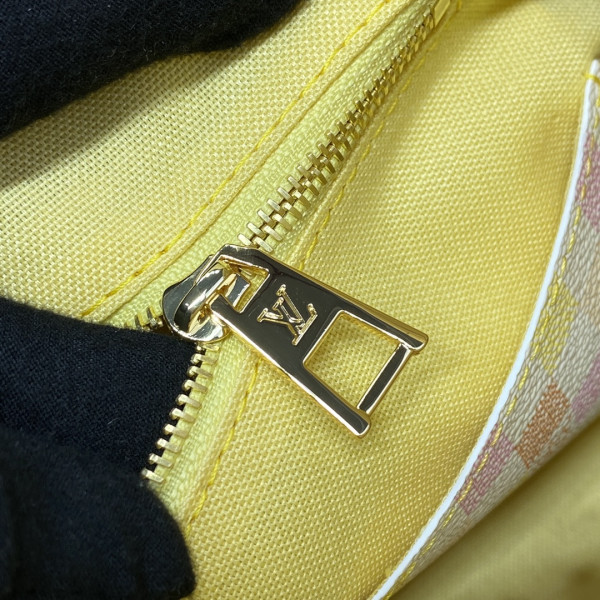 l**is V*t*n onthego mm-35*27*14cm