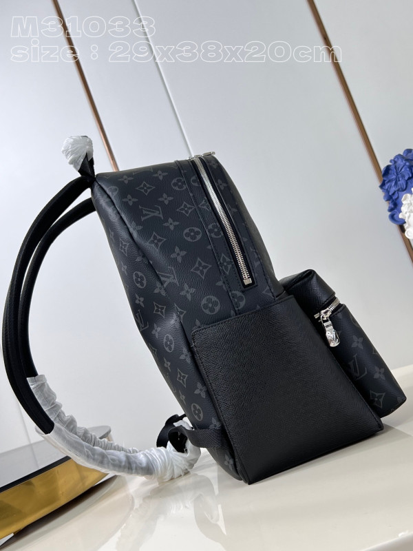 l**is V*t*n discovery backpack pm-29 x 38 x 20cm